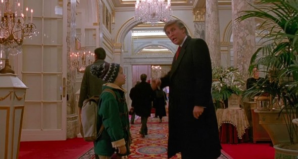 FOTO/VIDEO: Donald Trump ar putea fi tăiat din scena faimoasă din „Singur Acasă 2”